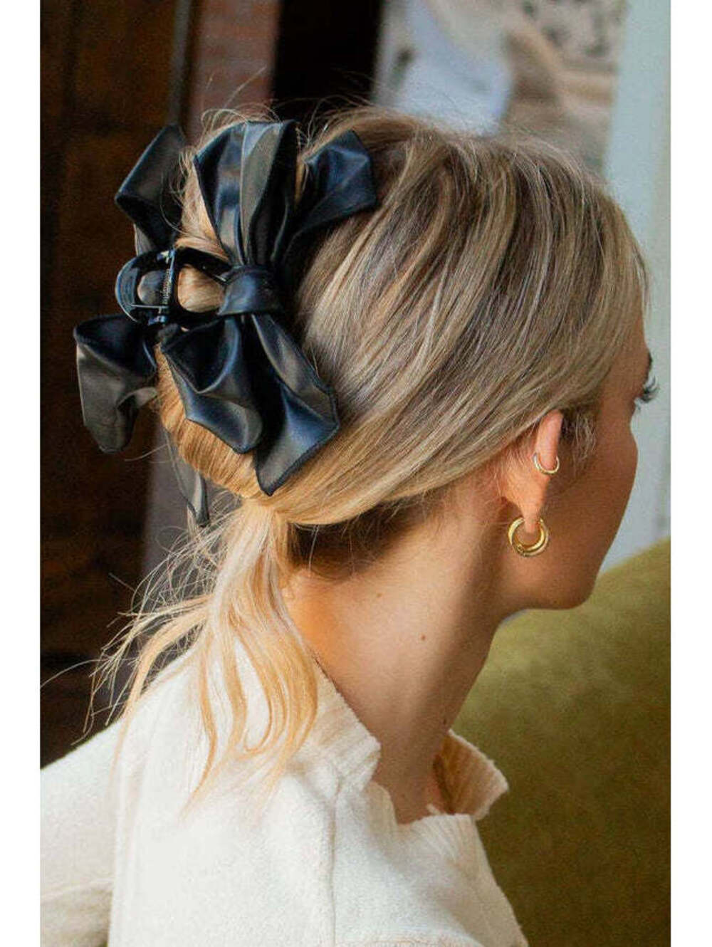 Andi Grand Leather Bow Claw Clip Black